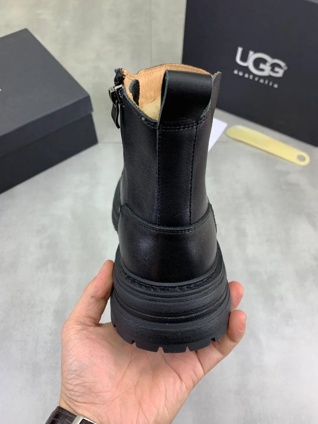 Men's men's shoes 💰P660 New arrival 🆕🆕🆕 IUGGI Men's British retro Martin boots Winter new men's outdoor hiking boots First layer of cowhide on the outside and wool on the inside Comfortable and warm Rubber sole sole Non-slip and firm Trendy and fashionable Casual and versatile Size: 38-44 (45 customized) Color: three colors